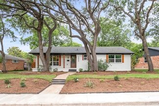 2424 Greenport Dr, Dallas, TX 75228