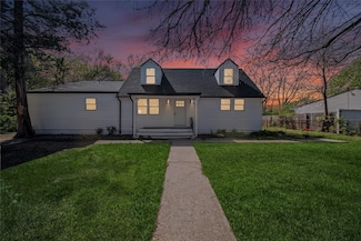 21 Lehigh Ave, Centereach, NY 11720
