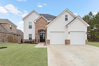 7035 Woodridge Dr, Lumberton, TX 77657