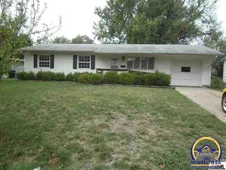 2221 SE Swygart St, Topeka, KS 66605