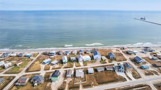 922 Seashell Dr, Freeport, TX 77541