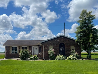 509 Bohleber Dr, Carmi, IL 62821