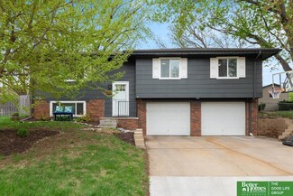 7810 Elm Dr, La Vista, NE 68128