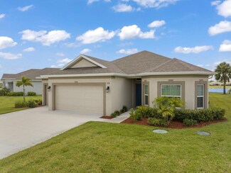8381 Laguna Cir, Sebastian, FL 32976