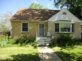 9 Michigan Ave, East Dundee, IL 60118