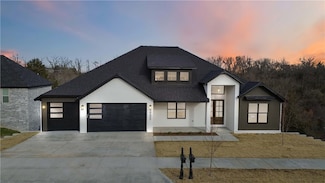 2205 NE Steinbeck Dr, Bentonville, AR 72712