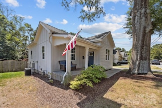 1220 Pamlico St, Charlotte, NC 28205