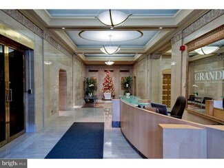 111 S 15th St Unit 1807, Philadelphia, PA 19102