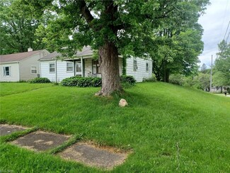 1730 Forest View Dr, Youngstown, OH 44505