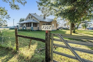 7207 Elwood Rd, Zephyrhills, FL 33540