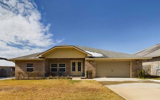 63 6th St, Shalimar, FL 32579