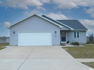 1716 Hunters Trace, Pekin, IL 61554