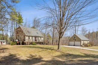 4 Glen Rd, Raymond, ME 04071