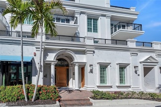 490 5th St S Unit 101, Naples, FL 34102