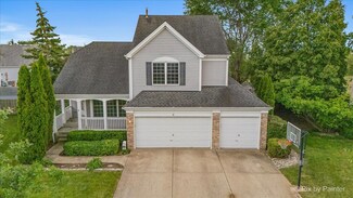 8 Monarch Ct, Lake In the Hills, IL 60156