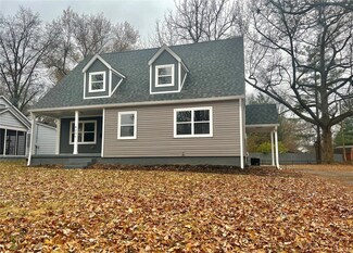 4206 Oak Ln, Belleville, IL 62226