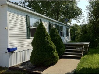 100 Larry Ln, Proctor, VT 05765