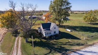950 Virginia St, Columbia, IA 50057