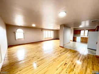 229 Lake Ave, Lyndhurst, NJ 07071