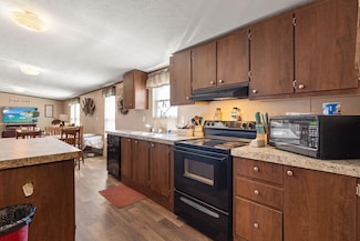 237 Madrid Ave, Moriarty, NM 87035