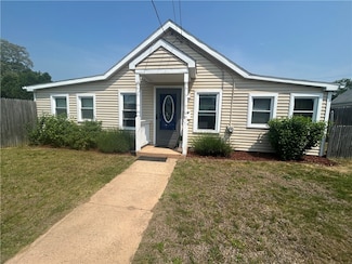 1 Holly St, Riverside, RI 02915
