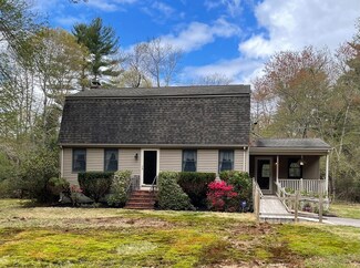 13 S Kingman St, Lakeville, MA 02347