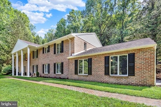 49 Fawn Dr, Reading, PA 19607