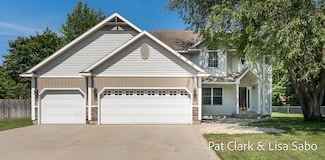 15423 Stoneridge Ct, Spring Lake, MI 49456