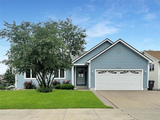 2320 Riverwoods Ave, Des Moines, IA 50320