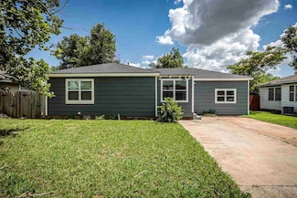 3128 NW Kinyon Ave, Lawton, OK 73505