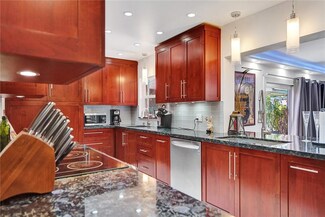 790 NW 38th St, Oakland Park, FL 33309