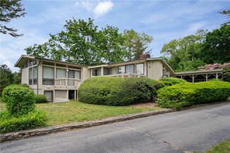 17 Shore Rd, Bristol, RI 02809