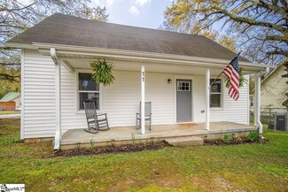 11 Geer St, Greer, SC 29650