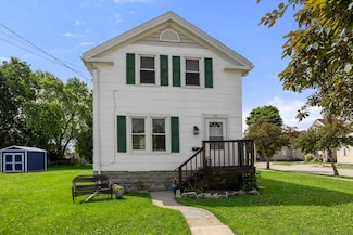 51 W 10th Ave, Oshkosh, WI 54902