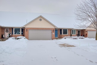914 Chipman Ln, Owosso, MI 48867