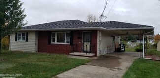 114 E Oak St, Pittston, PA 18640