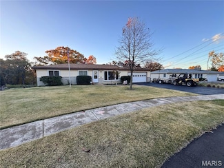 2141 Sunswept Ln, High Ridge, MO 63049