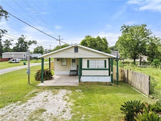 564 Mathew St, Lafitte, LA 70067