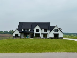 1629 Boelter Estates Dr NW, Rochester, MN 55901