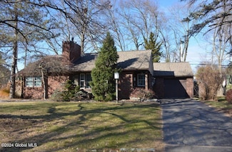 32 Forest Dr, Albany, NY 12205