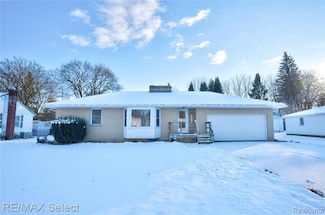 4298 Farmcrest St, Burton, MI 48509