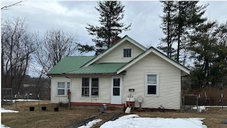 252 Cherry St, Hillsville, VA 24343