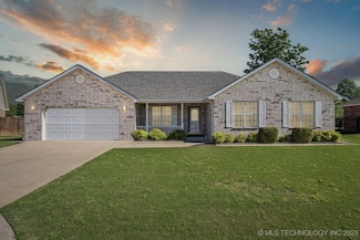 225 SE 15th Ct, Pryor, OK 74361