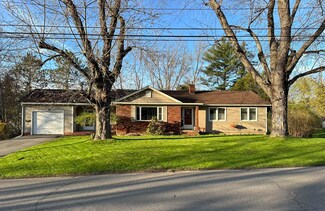44 Edgewood Dr, Brewer, ME 04412