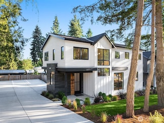 10511 NE 112th St, Kirkland, WA 98033