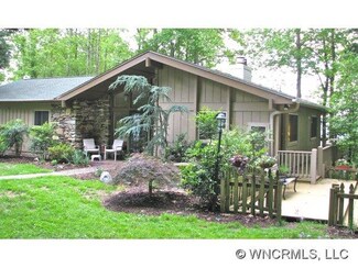351 Randy Dr, Hendersonville, NC 28791