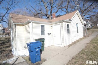 1108 N Gaines St, Davenport, IA 52804