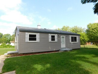 1110 Mcintosh Dr, Benton Harbor, MI 49022