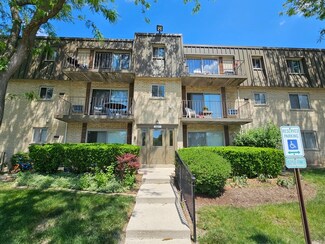 561 Fairway View Dr Unit 3B, Wheeling, IL 60090