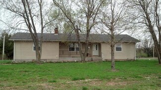 4242 S 205th Rd, Halfway, MO 65663
